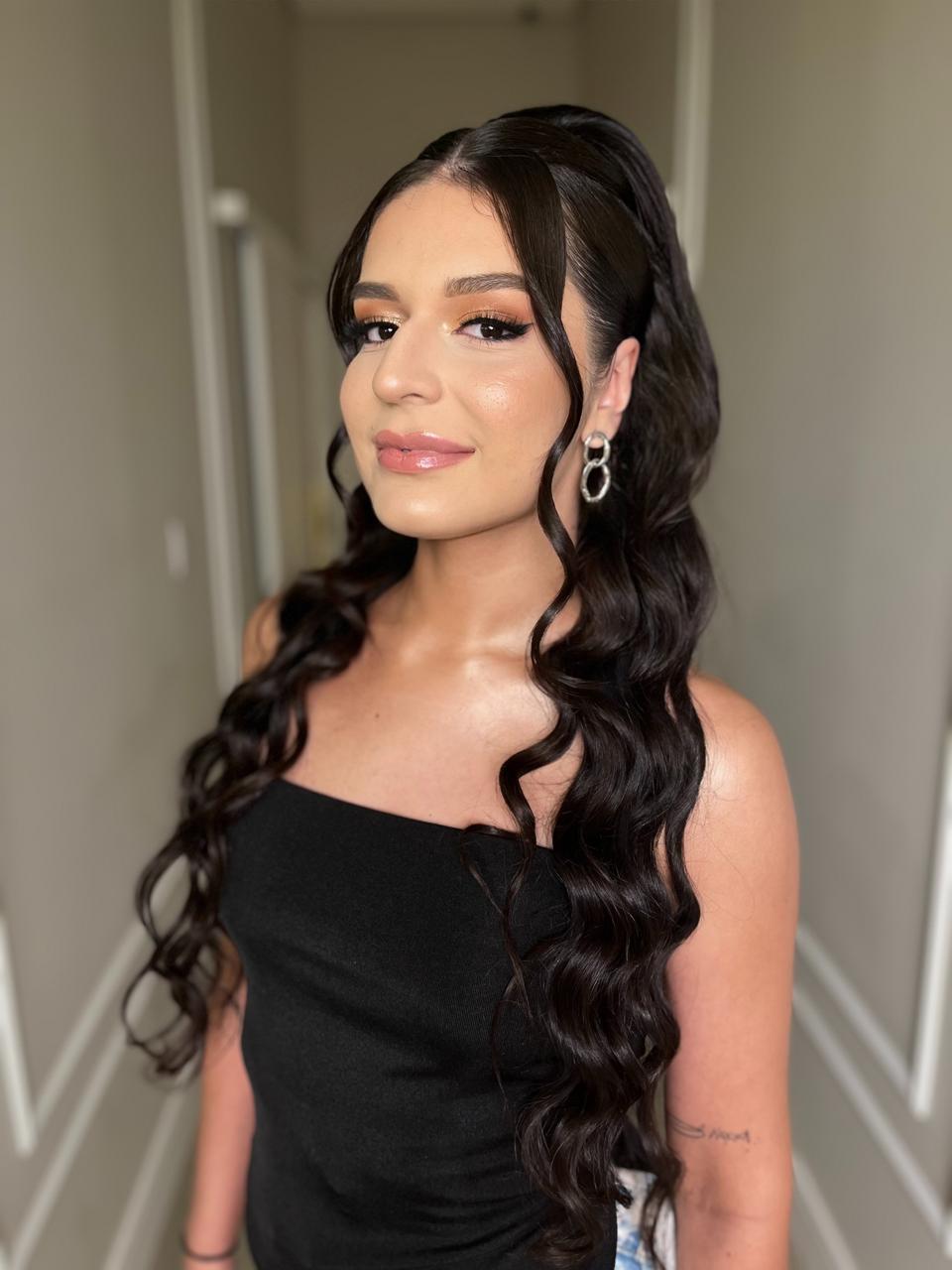 Maquiagem e Penteados